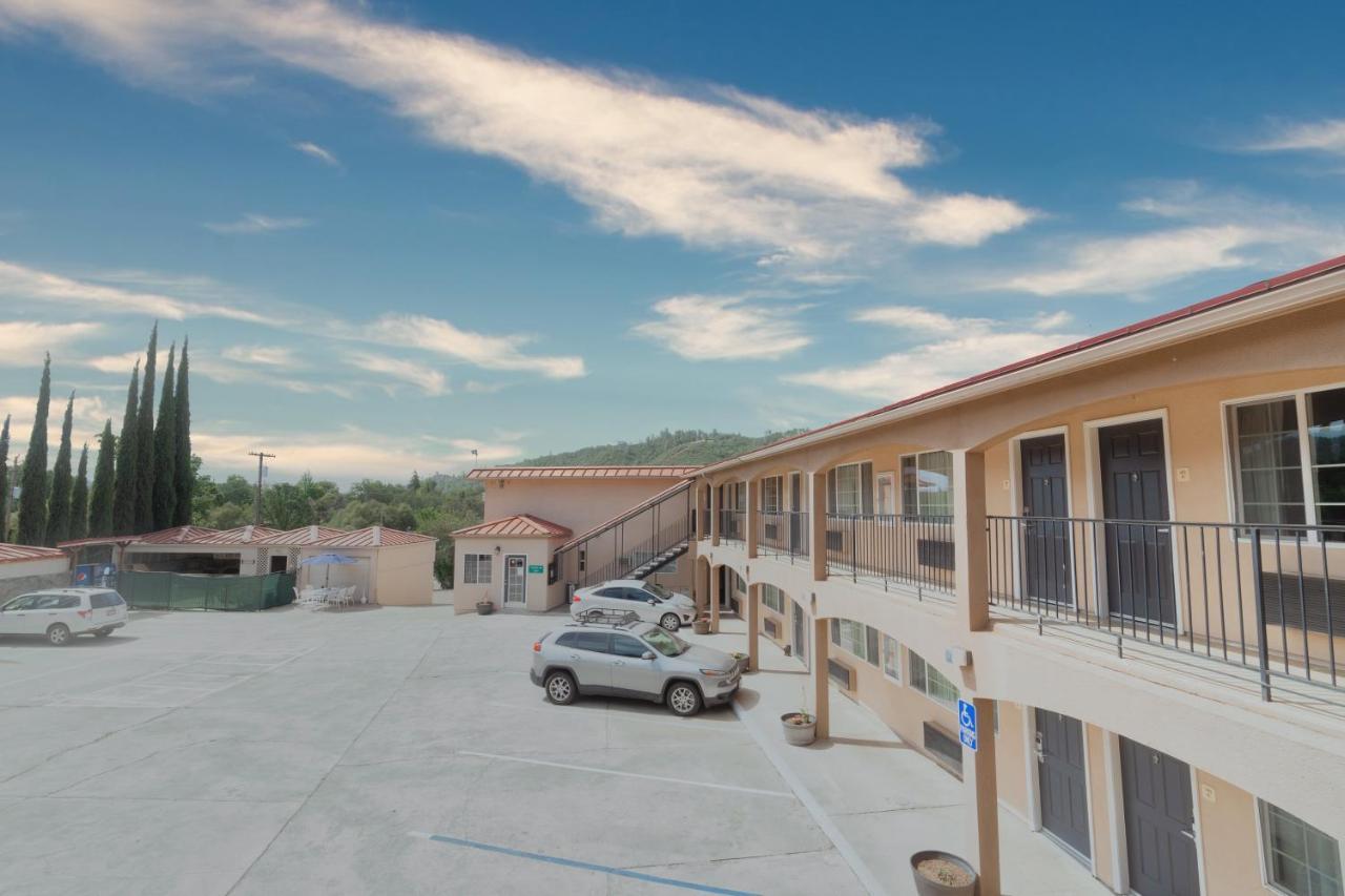 The Yosemite Inn Mariposa Exterior photo