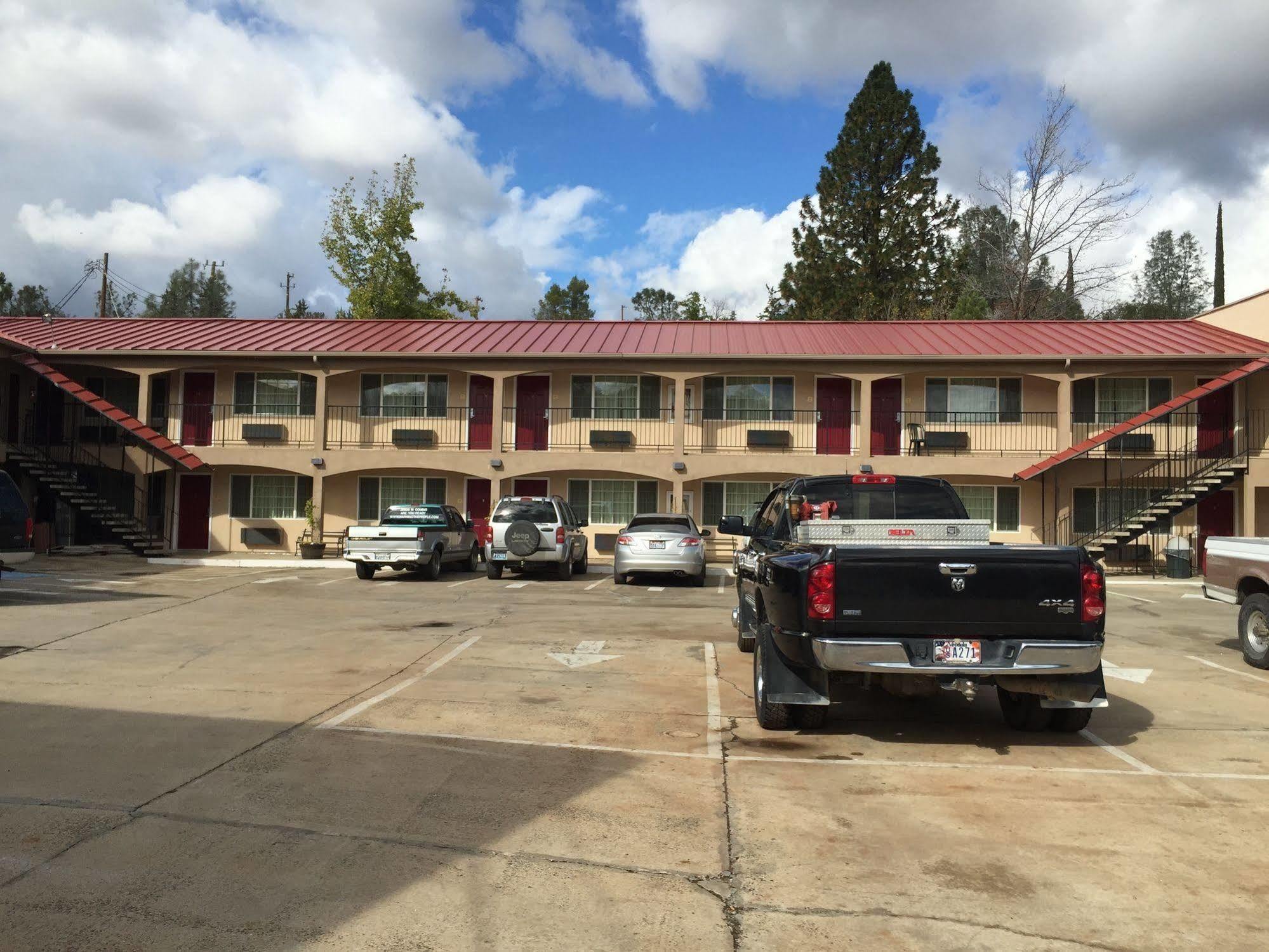 The Yosemite Inn Mariposa Exterior photo